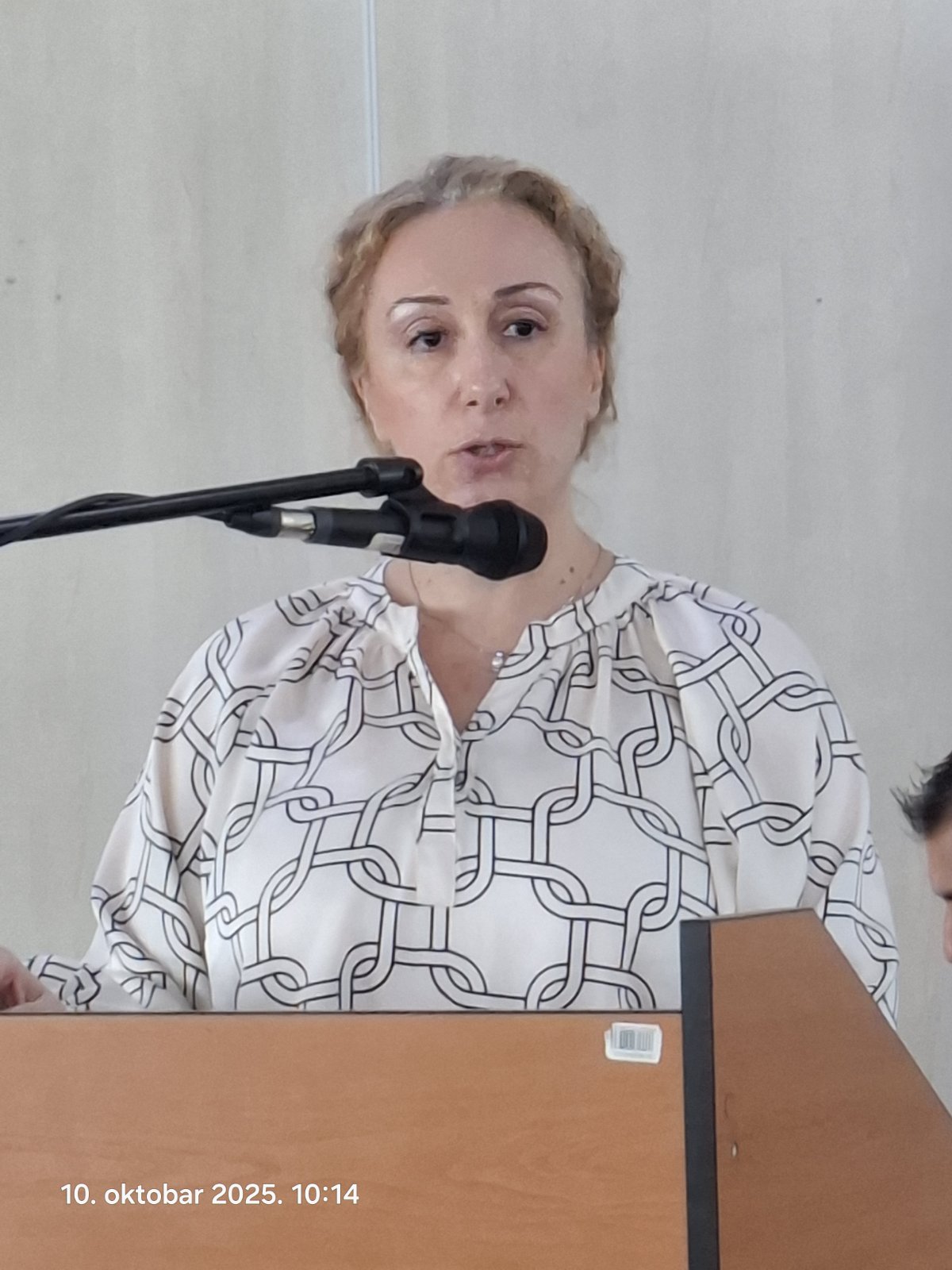 IMG 2e90f336d84ef68057ffed1a3fa0d6e4 V